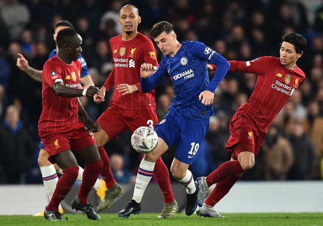 格斗选手半场“开香槟”被反杀，《街霸6》又多了历史级名场面